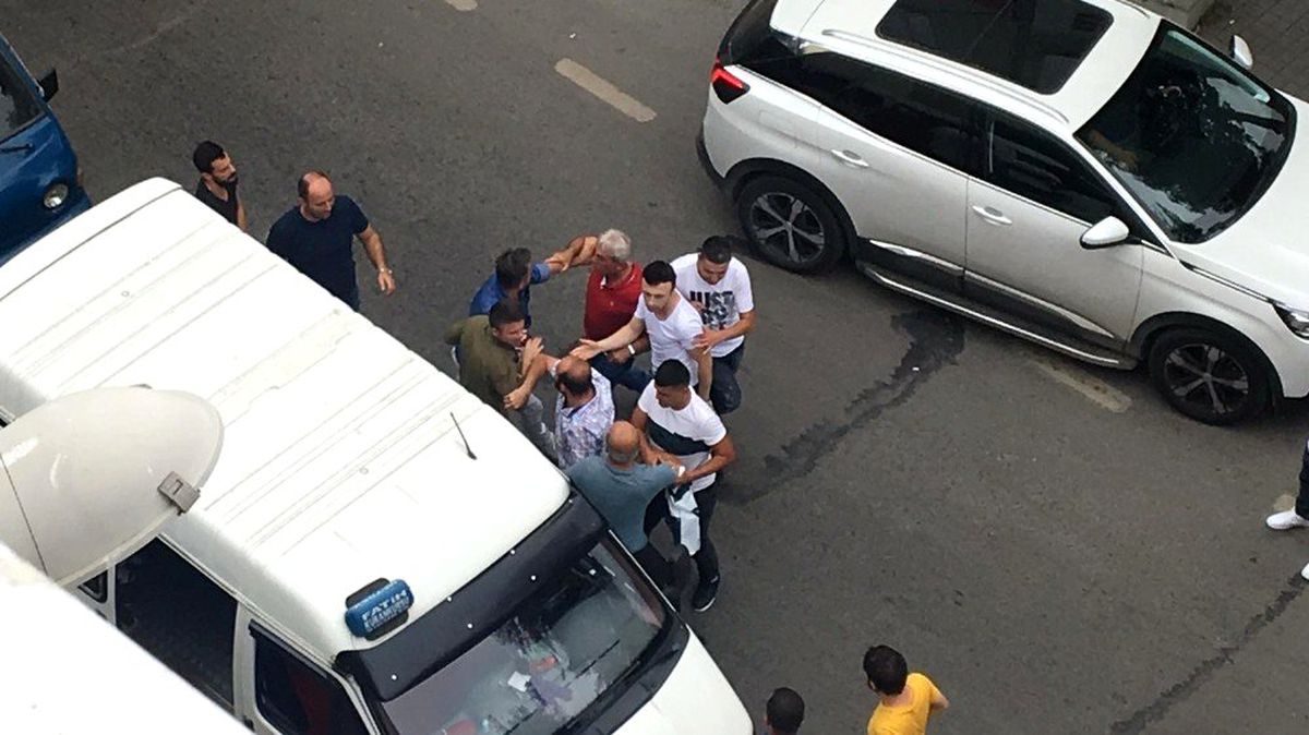 Trabzon\'da trafikteki tartışma cep telefonu kameralarına yansıdı