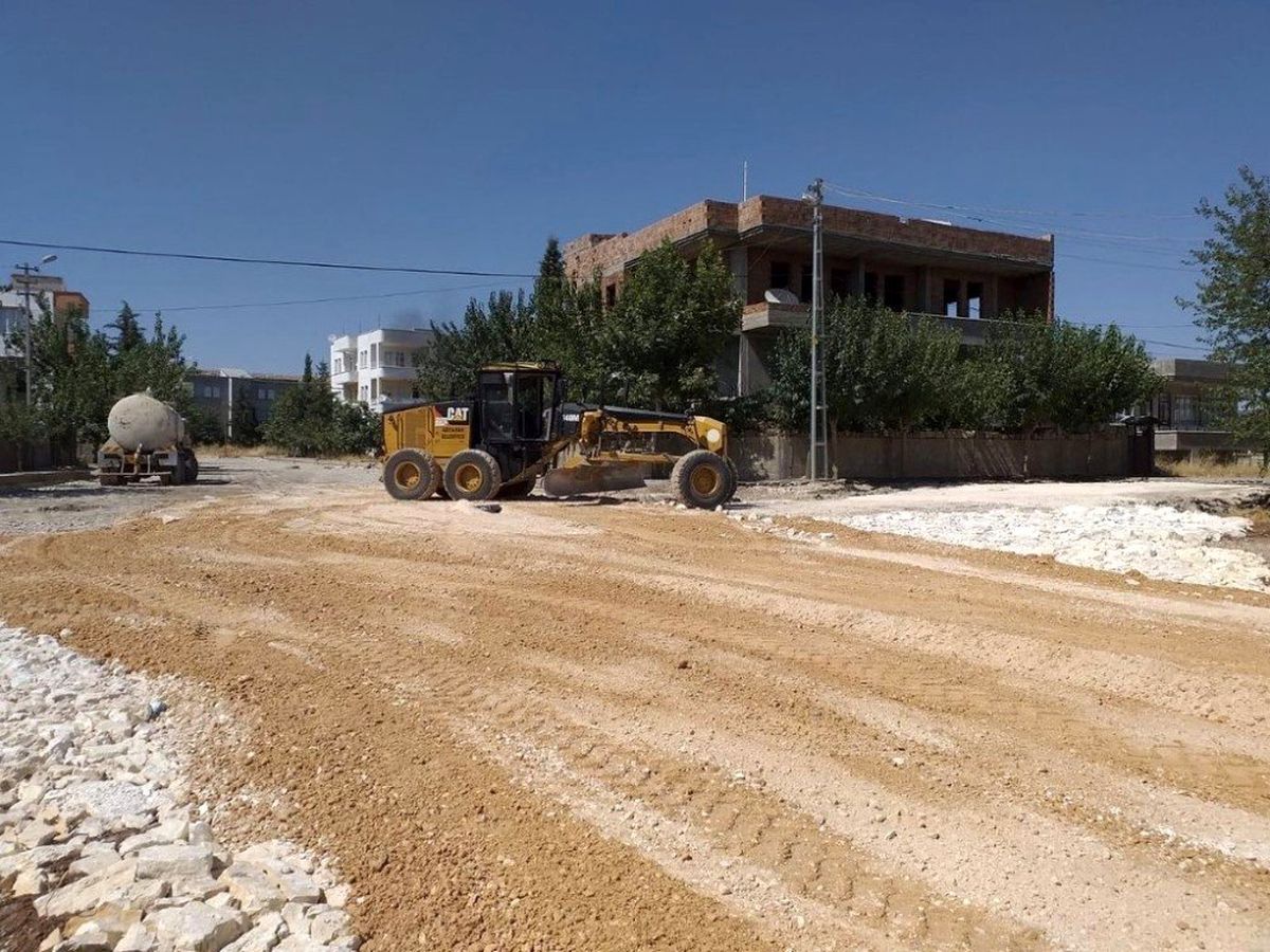 Yeşilyurt Mahallesi\'nde asfalt öncesi hazırlıklara başlandı
