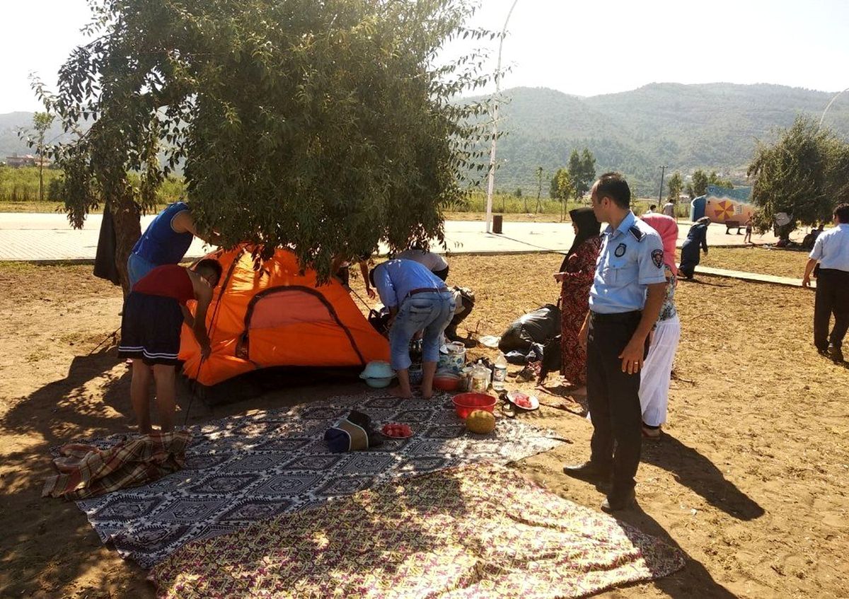 Zabıtadan sahildeki çadırlara müdahale