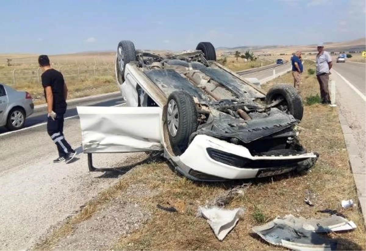 Aksaray\'da otomobil ile traktör çarpıştı: 5 yaralı