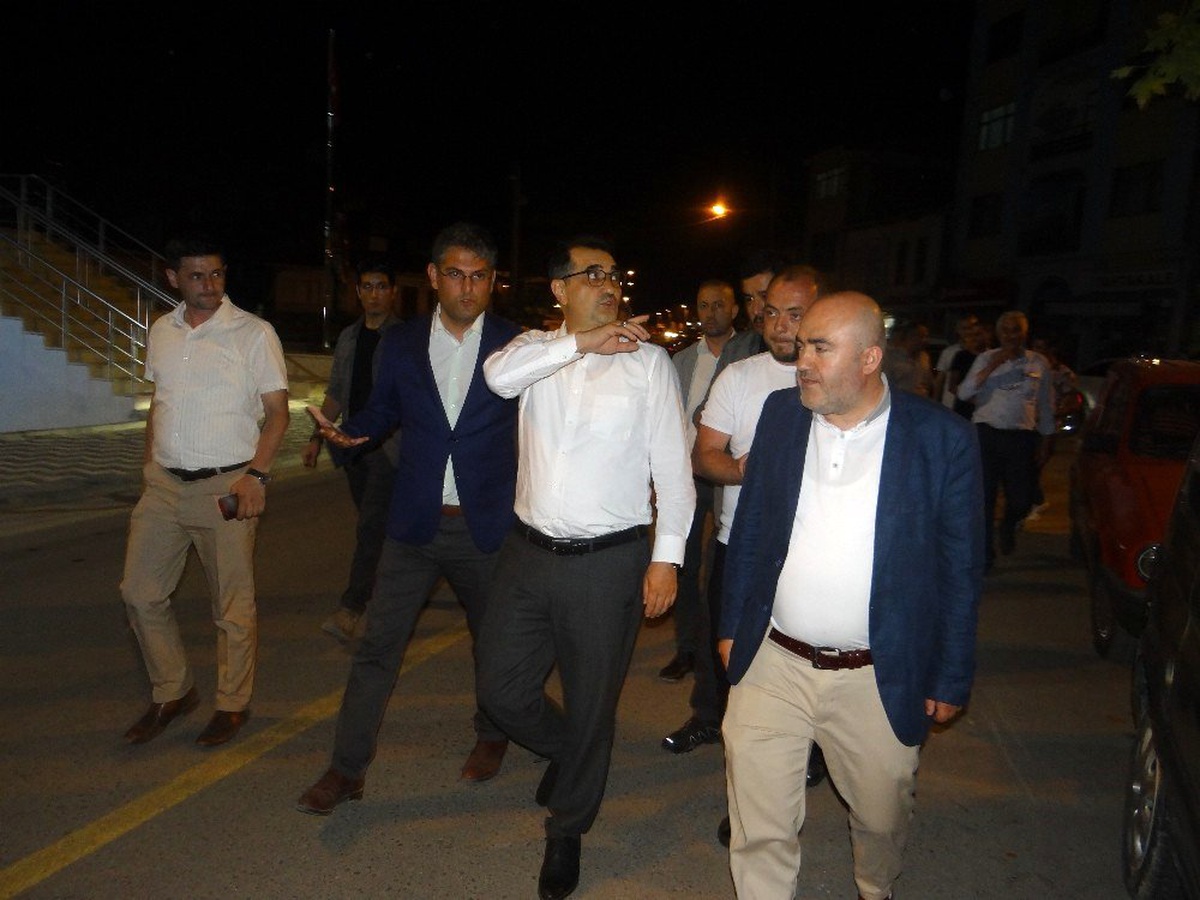 Bakan Dönmez\'in adı o caddeye verildi