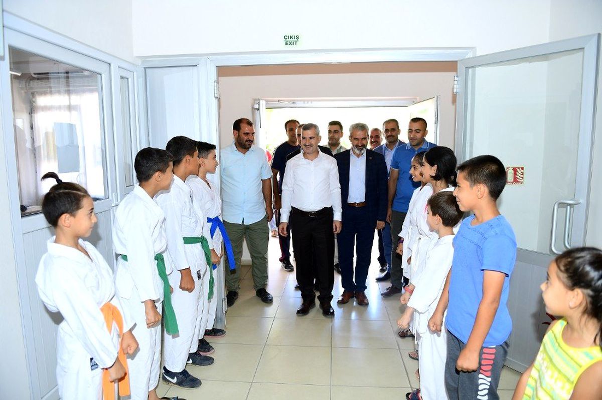 Başkan Çınar, Yeşil Konak ve Gençlik Merkezlerindeki hizmetleri yakından takip ediyor