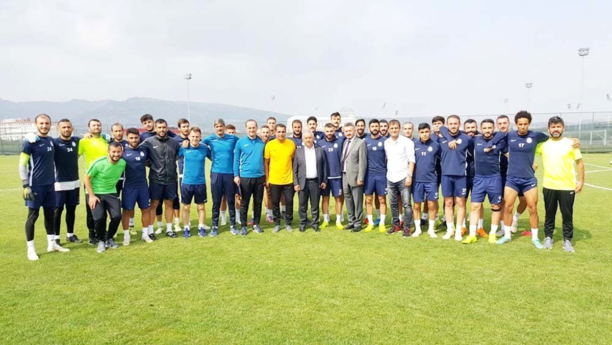 Başkan Zeybek, AFJET Afyonspor antrenmanını izledi