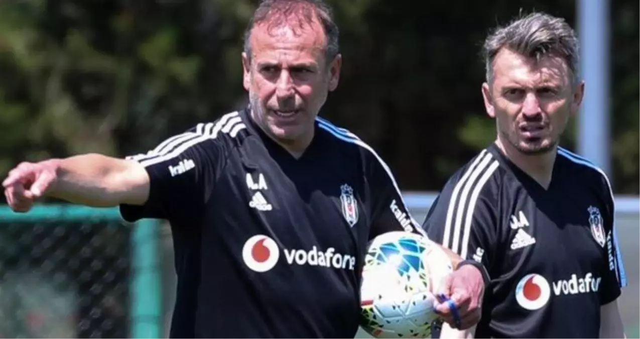 Beşiktaşlı taraftarlardan Orhan Ak\'a tepki: İstemiyoruz