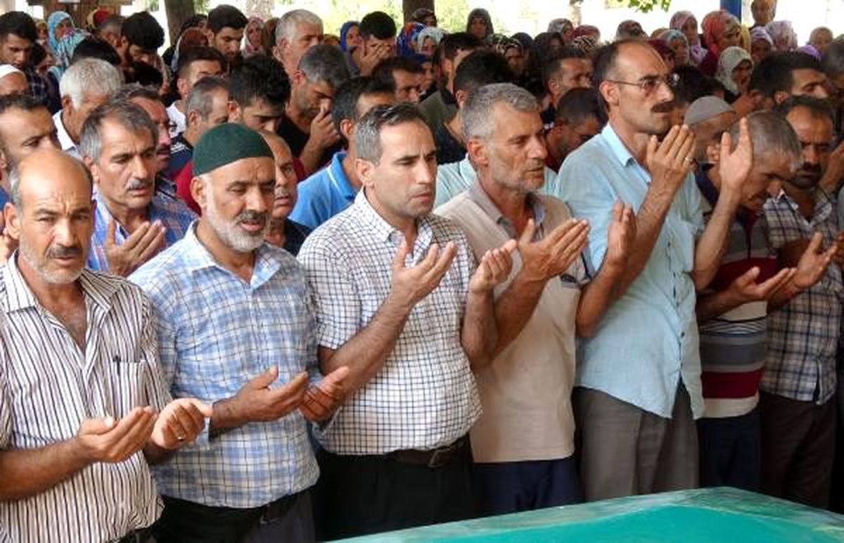 Boğulan baba ve oğlu toprağa verildi