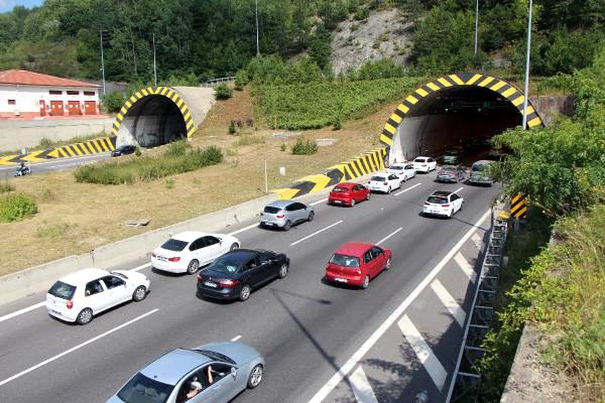 Bolu Dağı Tüneli\'nden 12 günde 1 milyon 9 bin araç geçişi
