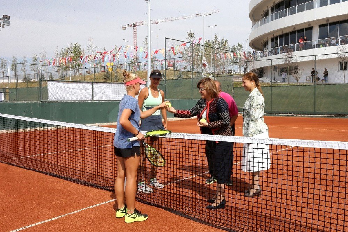 Büyükşehir\'in ev sahipliğindeki tenis şampiyonası başlıyor