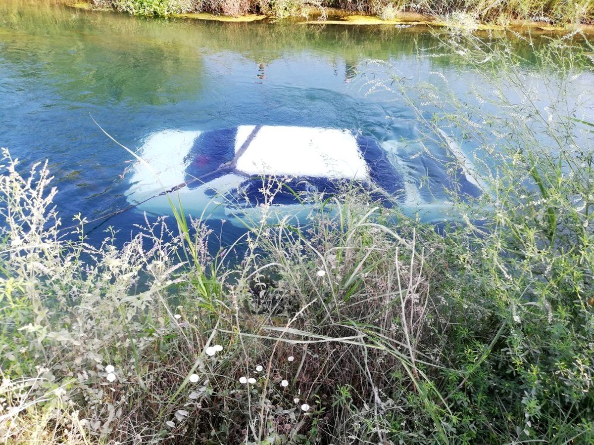 Çalınan otomobil sulama kanalında bulundu