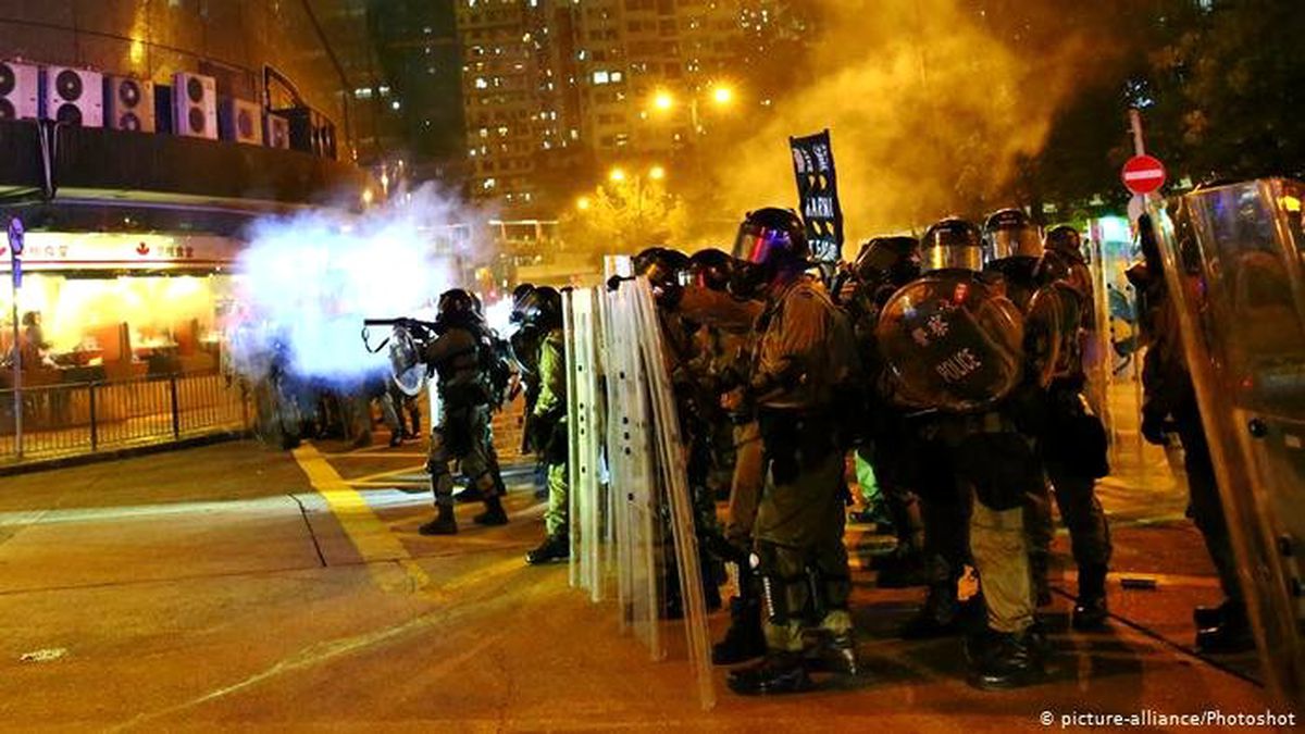 Çin\'den Hong Kong\'a "askeri müdahale" uyarısı
