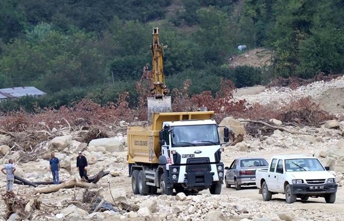 Düzce\'de sel bölgesindeki çalışmalar yeniden başladı