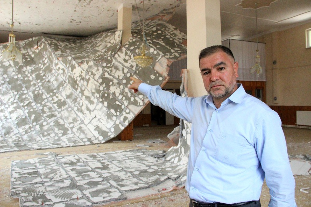 Karaman\'da namaz sırasında cami tavanı çöktü