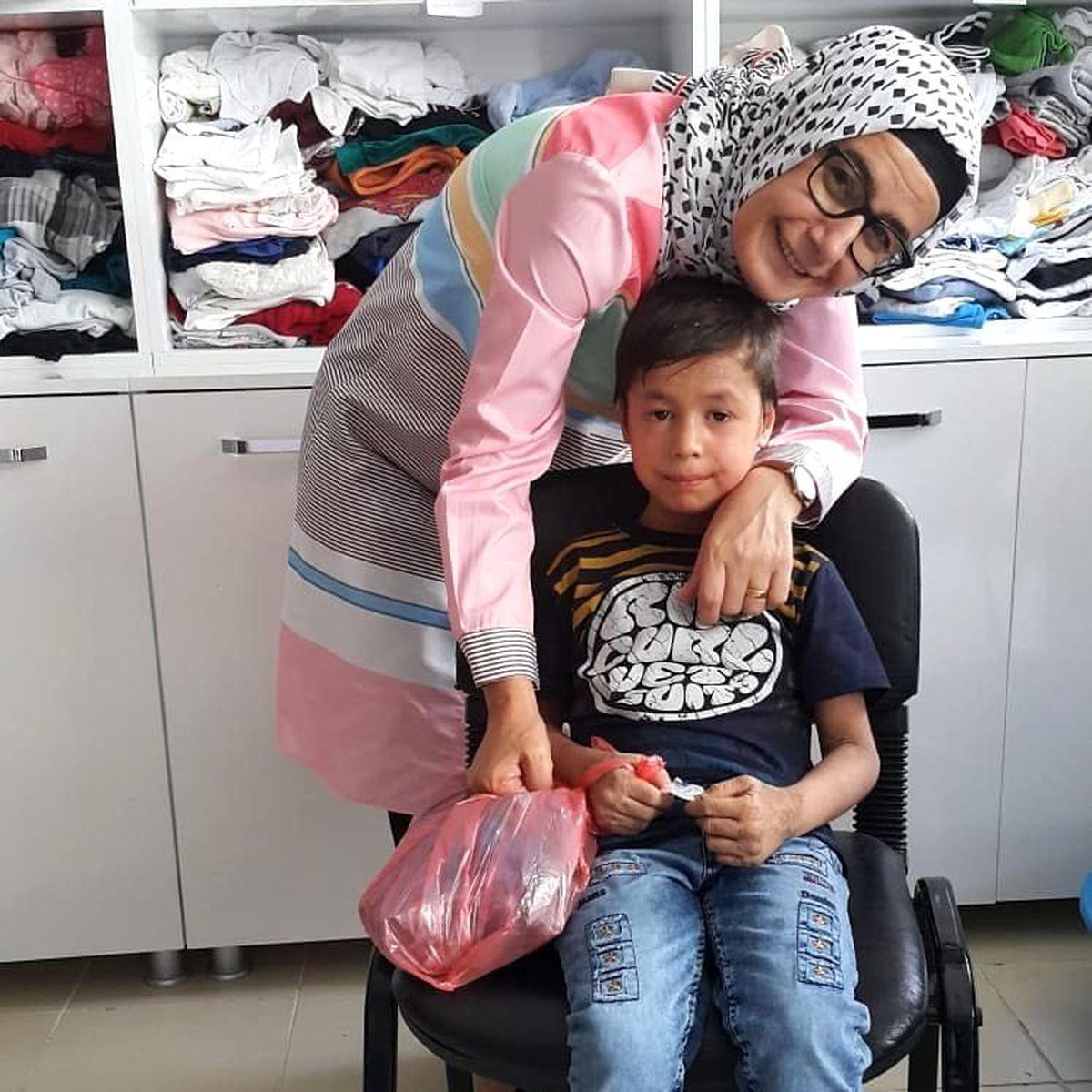 Kelebek çocukların yüzü bayramda da güldü