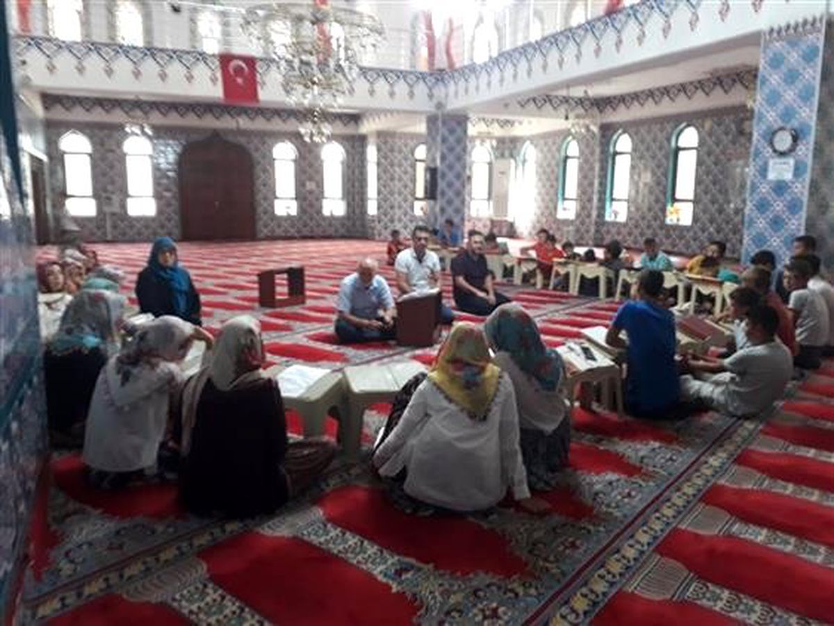 Kur\'an kursu öğrencilerine bisiklet