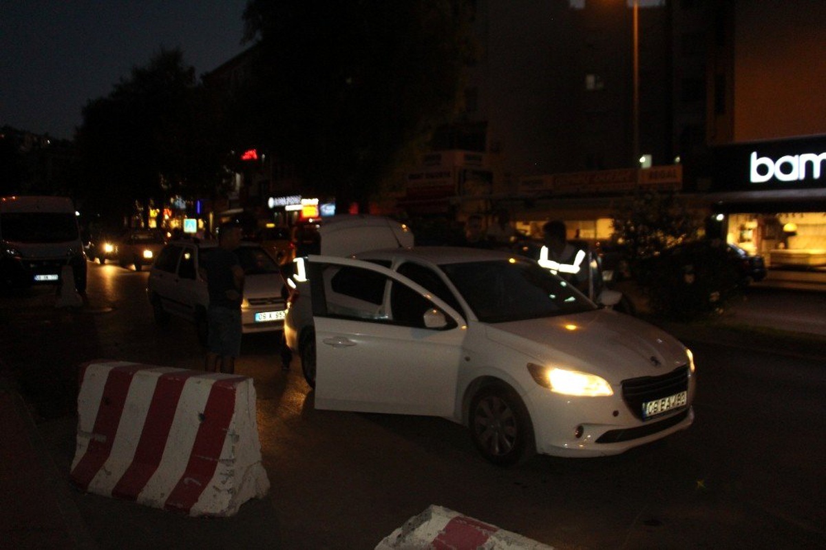 Kuşadası\'nda uyuşturucu operasyonu; 5 gözaltı