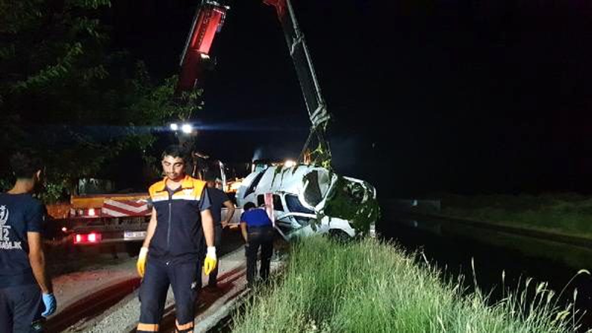 Otomobil kanala uçtu; uzman çavuş öldü, kız arkadaşı aranıyor