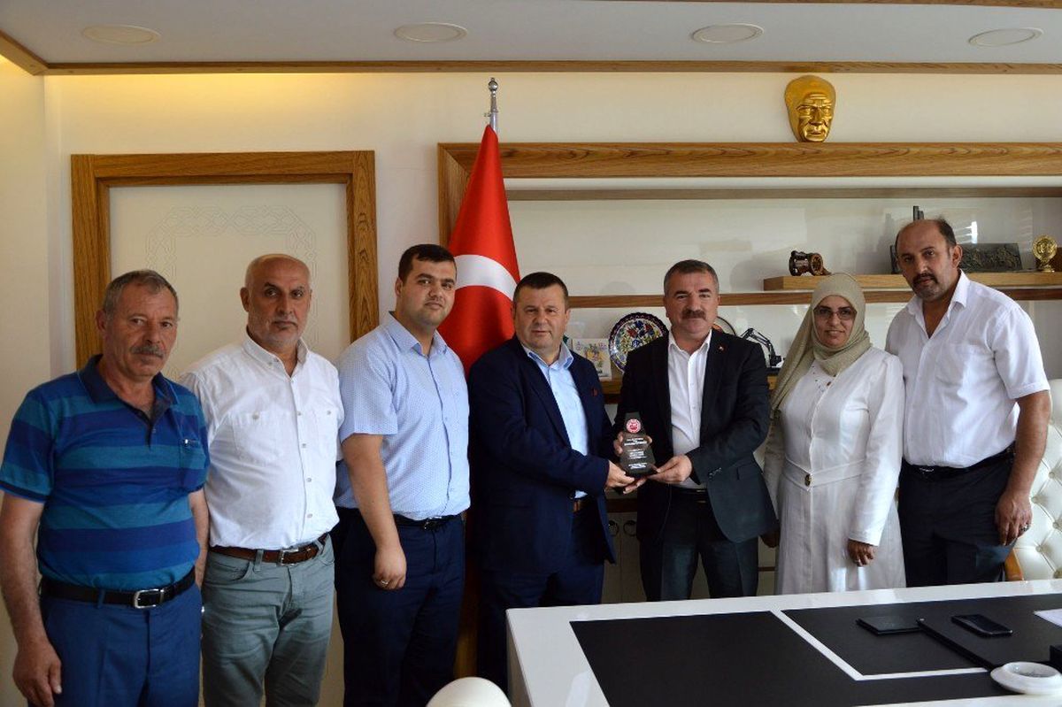 Özdemir: "Derneklerin katkısı çok önemli"