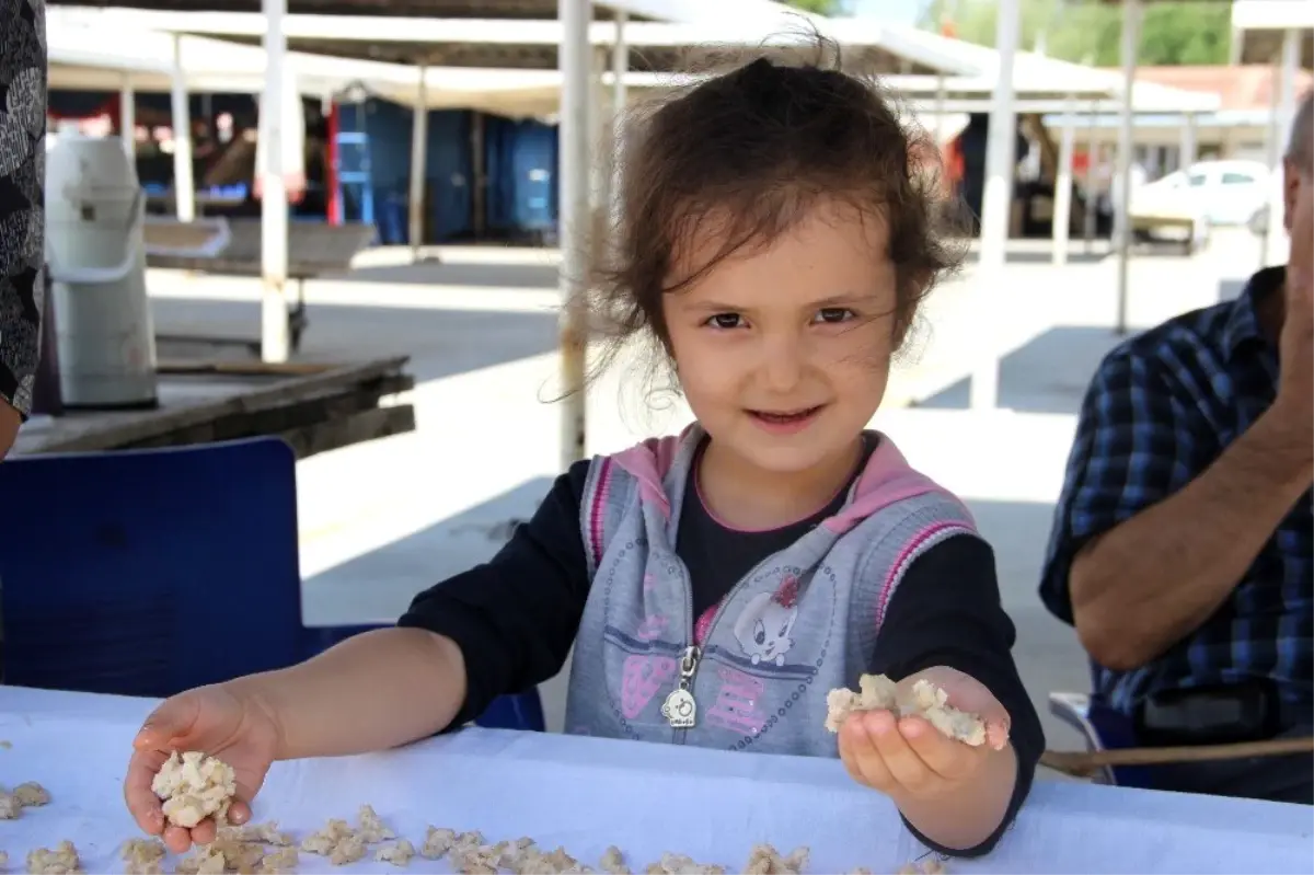 (Özel) Kışın lezzeti için yazın ter döküyorlar