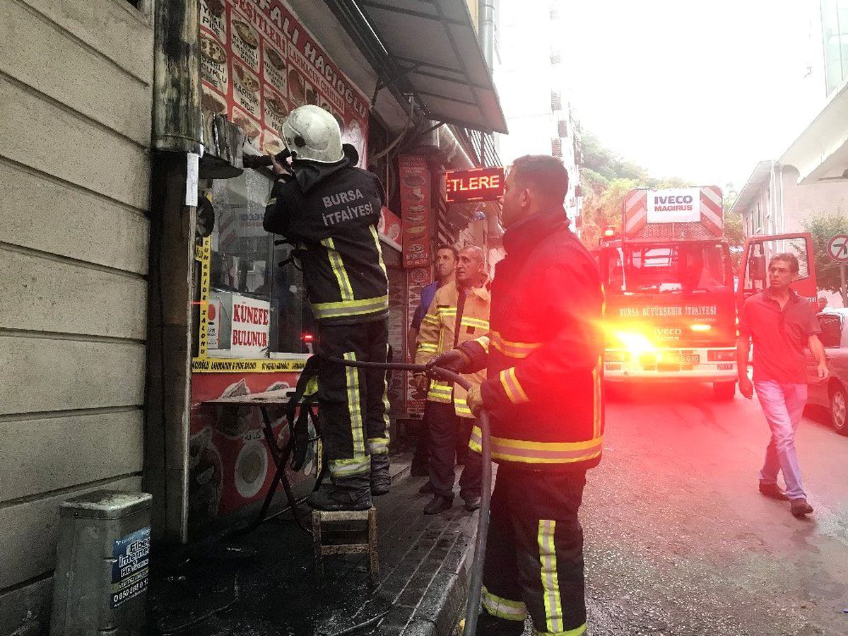 Pidecideki yangın vatandaşları sokağa döktü