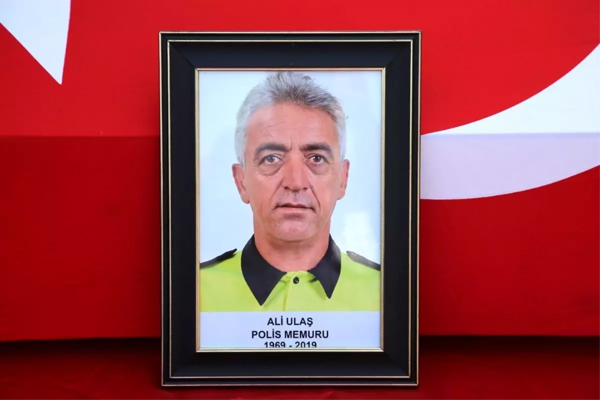 Şehit polis memuruna son görev