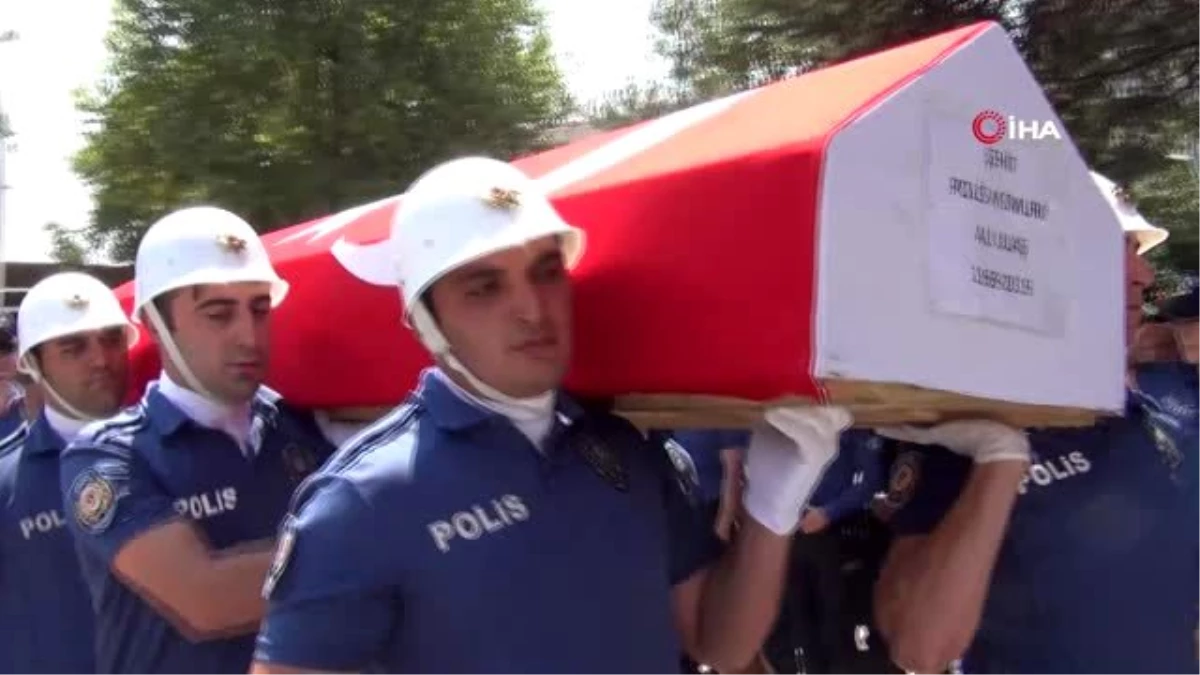 Şehit polis memuruna son görev