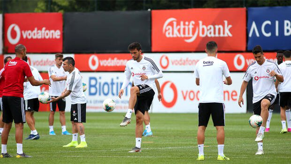 Son Dakika: Beşiktaş\'ın Sivas kafilesi belli oldu! 6 isim kadroda yok...