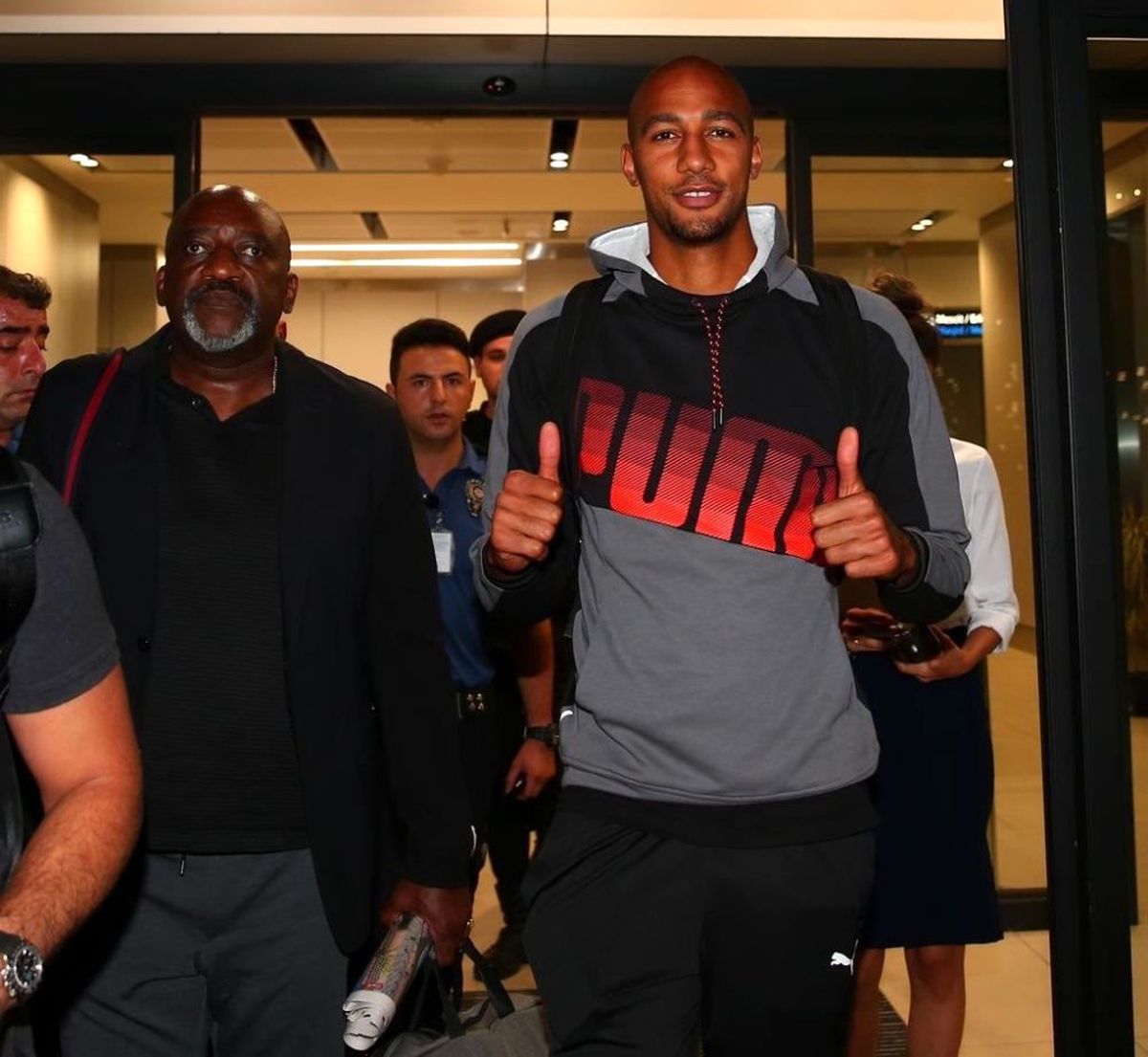 Steven Nzonzi İstanbul\'da