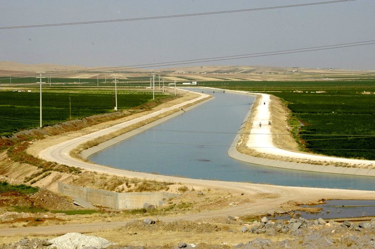 Sulama tesislerinde yağmurlama ve damlama sistemleri tercih ediliyor