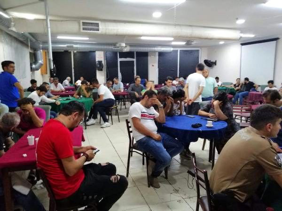 Tekirdağ\'da işyerini kumarhaneye çevirip, İstanbul\'dan müşteri getirmişler
