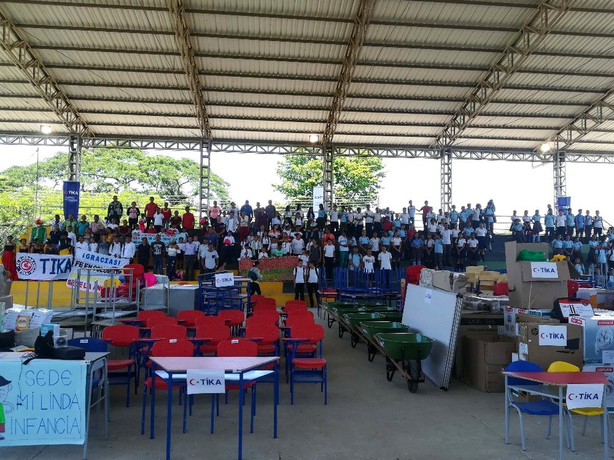 TİKA\'dan, Kolombiya Catatumbo bölgesindeki okul ve sağlık merkezlerine ekipman desteği