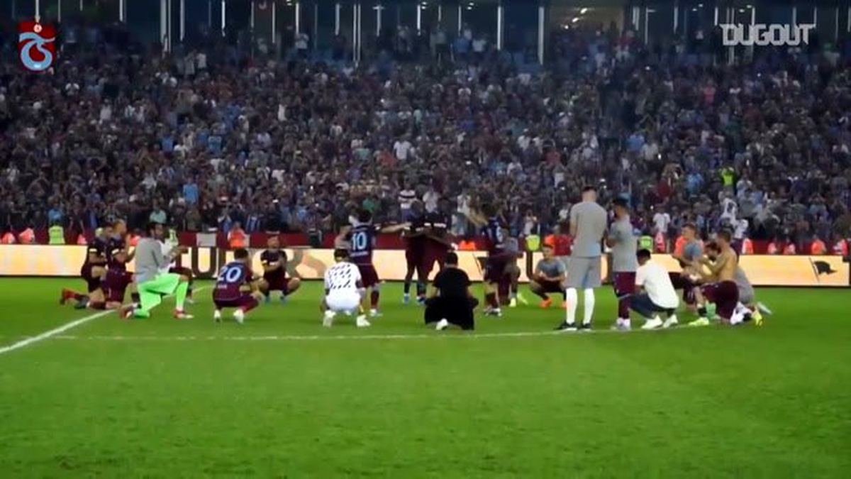 Trabzonspor\'un Sparta Prag zaferi sonrası müthiş kutlama