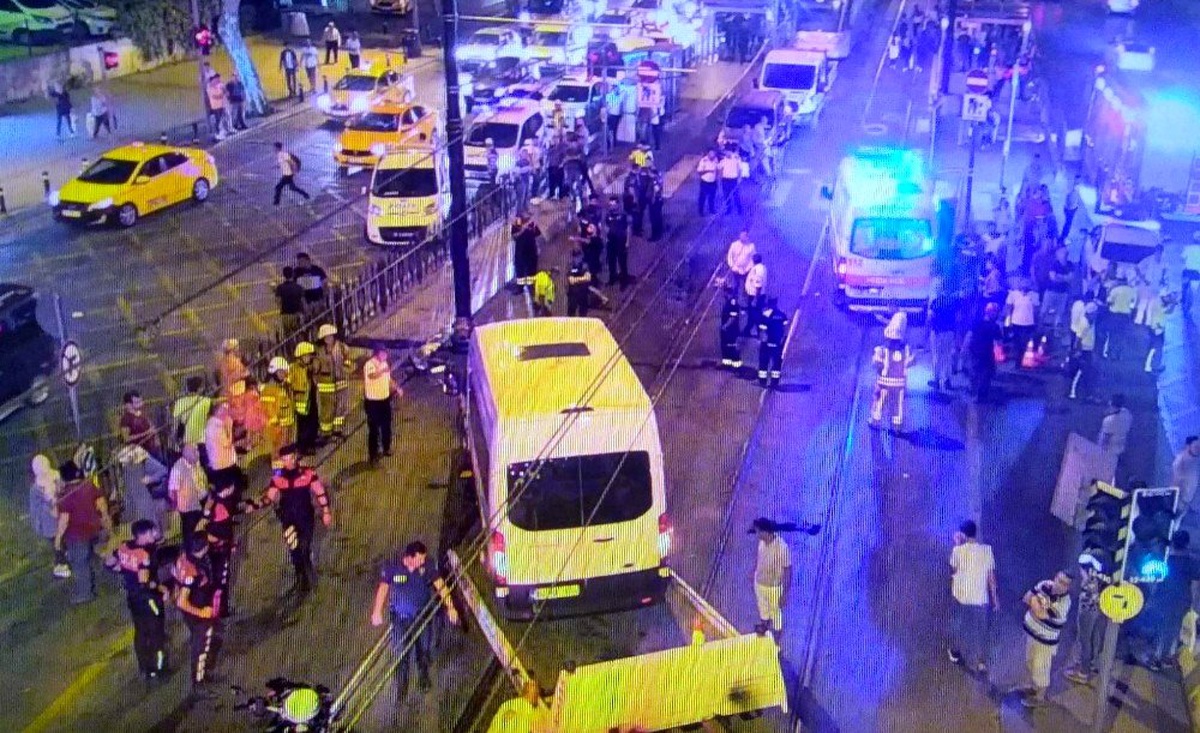 Tramvay yolundaki feci kazanın görüntüleri ortaya çıktı