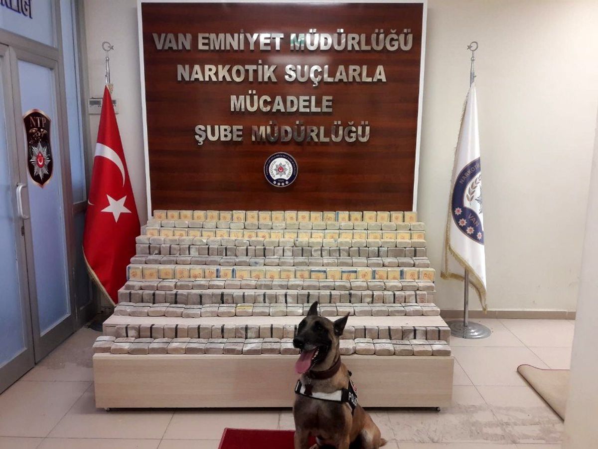 Van\'da bir otomobilde 111 kilo eroin ele geçirildi