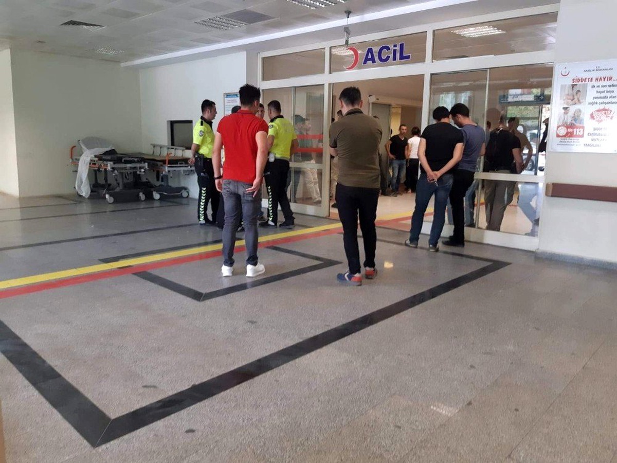 Yemek pişirirken ateşe düşen kadın ağır yaralandı