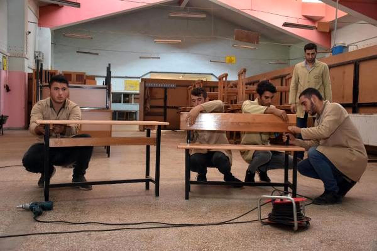 1 milyon lira cirosu olan lisede yazın da durmak yok