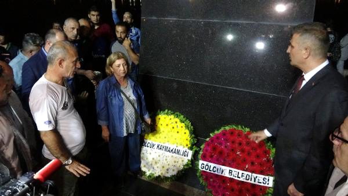 17 Ağustos depreminde hayatını kaybedenler törenle anıldı (2)