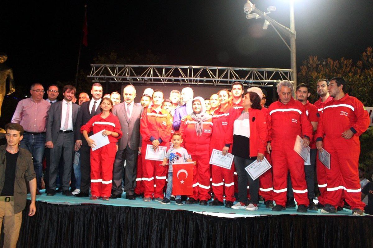 Bakan Soylu: "Afet konusunda dünyaya örnek gösterilecek nesiller yetiştirmeliyiz"