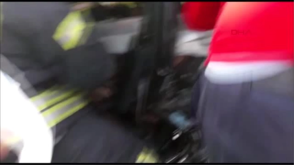 BALIKESİR İzmir-İstanbul Otoyolunda kaza: 2 ölü, 2 yaralı