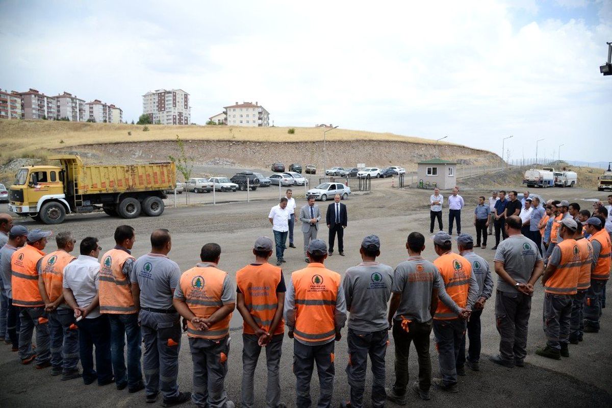 Başkan Çetin, belediye personeliyle bayramlaştı