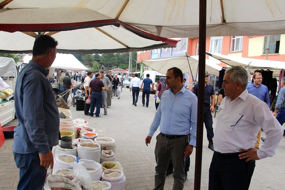 Başkan ve Kaymakam Pazar esnafının sorunlarını dinledi