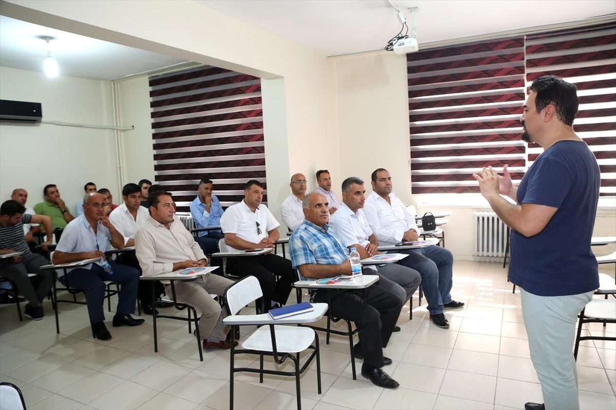 Elazığ\'da, belediye şoförlerine AB standartlarında eğitim