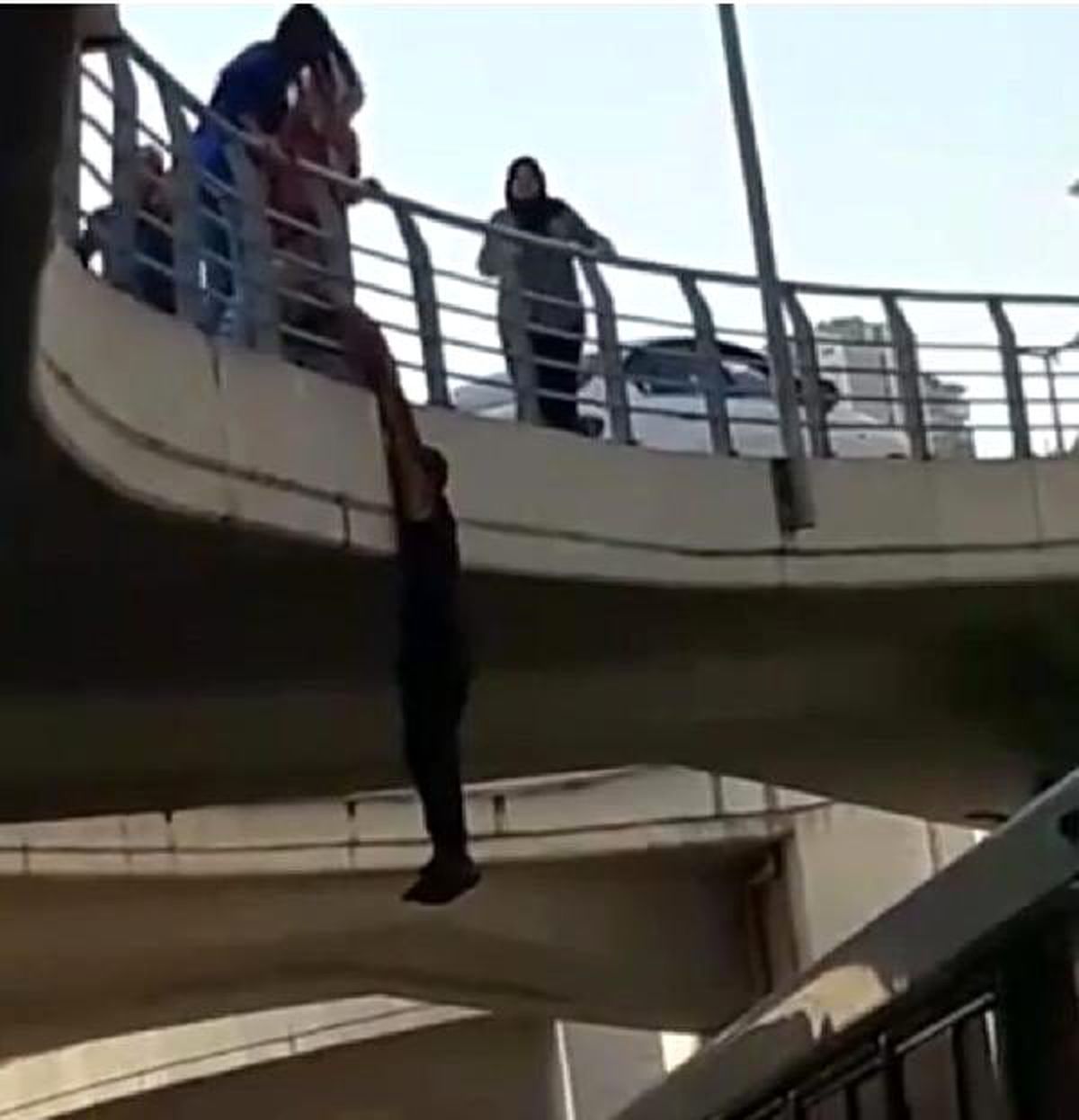 İzmir\'de intihar girişimi