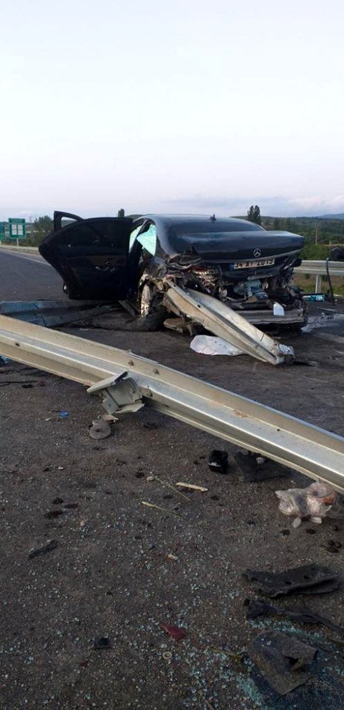 İzmir-İstanbul otoyolunda feci kaza: 2 ölü, 2 yaralı