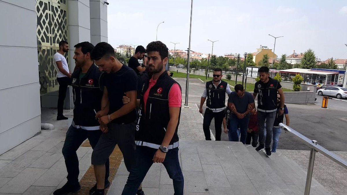 Karaman\'da uyuşturucudan adliyeye sevk edilen 3 kişi tutuklandı