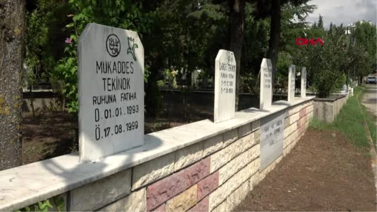 KOCAELİ 17 Ağustos depreminde hayatını kaybedenler mezarları başında anıldı