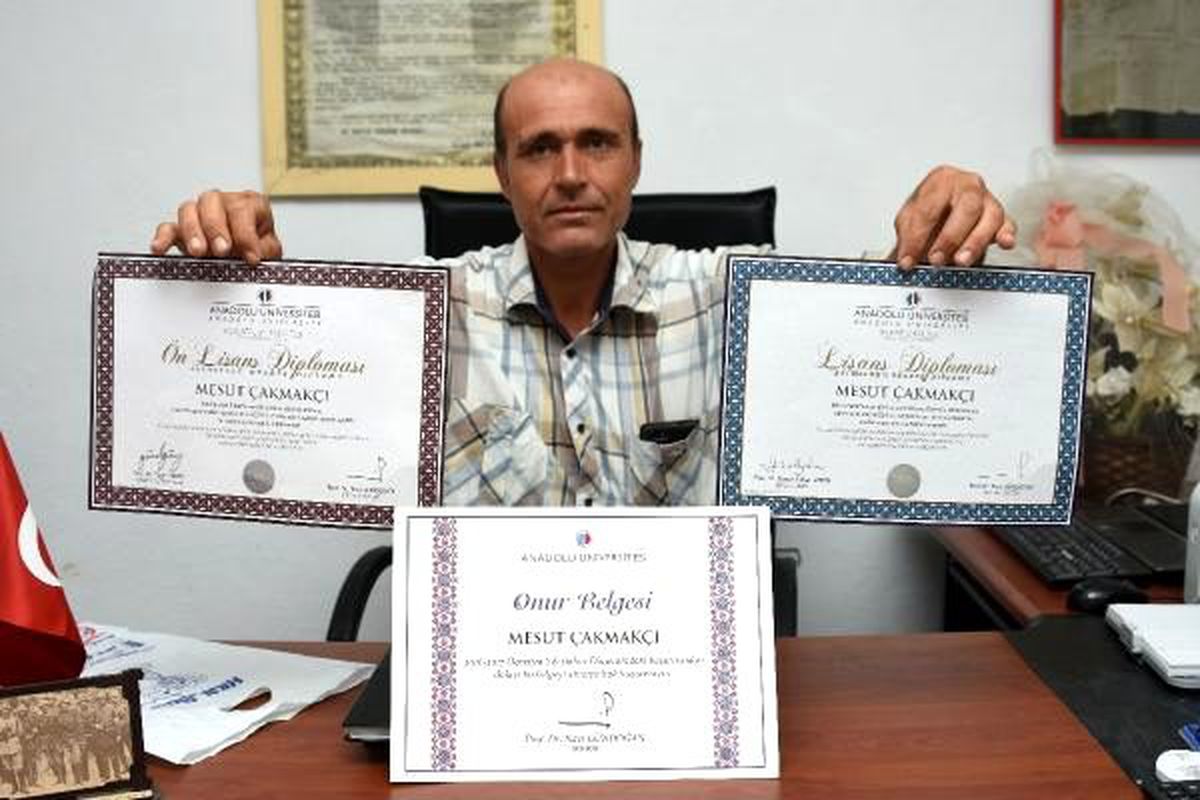 Muhtar diplomaya doymuyor