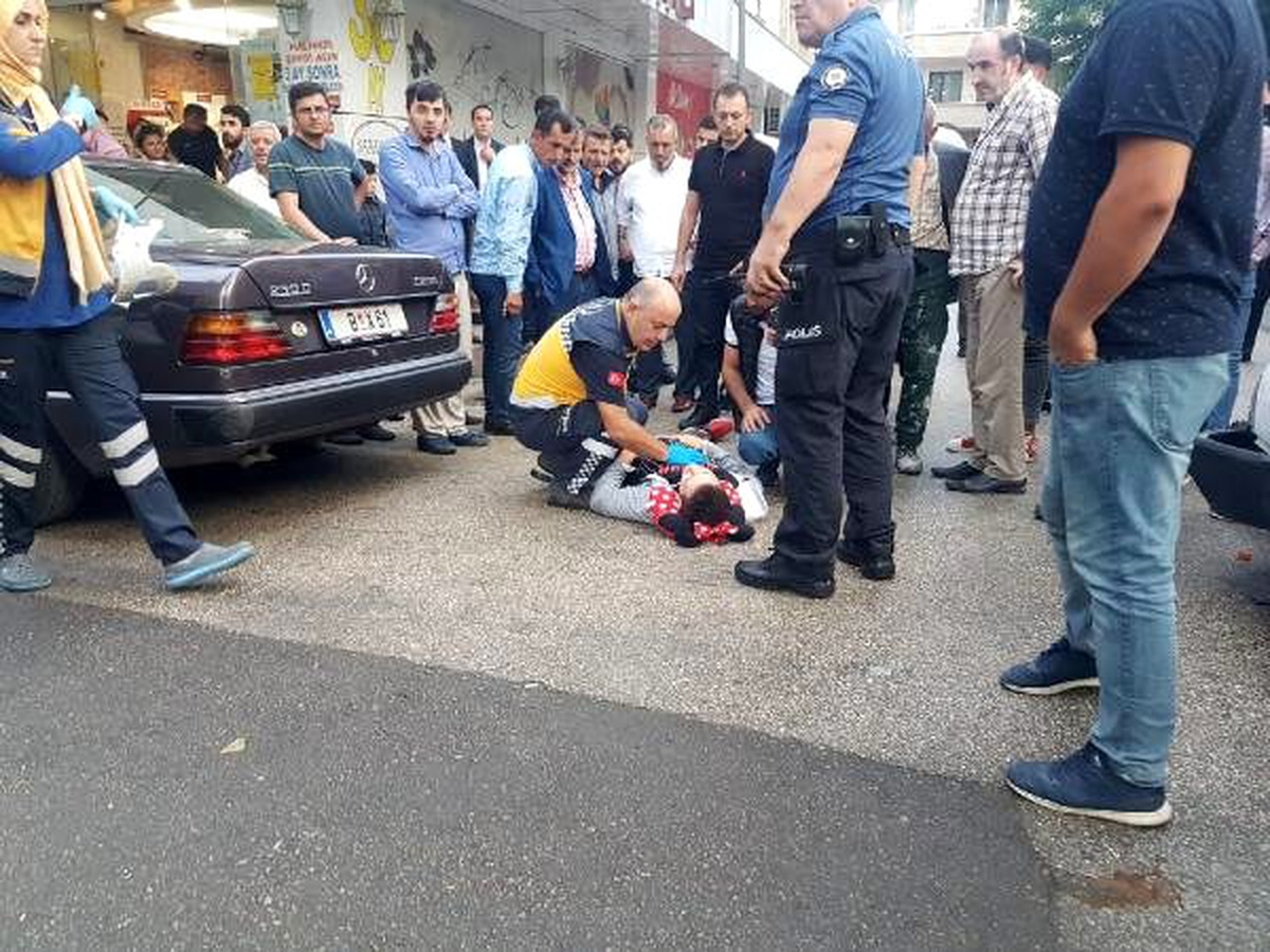 Otomobil ile çarpışan motosikletin sürücüsü yaralandı