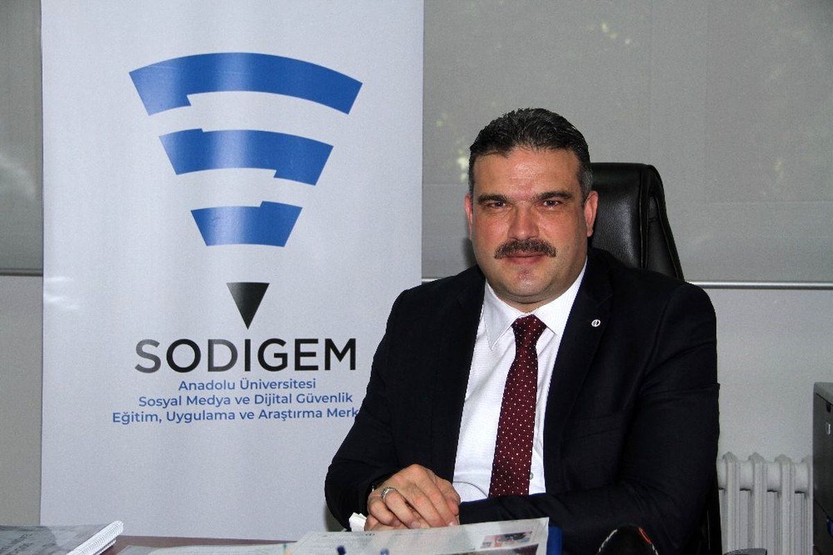 Rektör Çomaklı; "Para artık devletin gücünü simgelemekten çıkıyor"