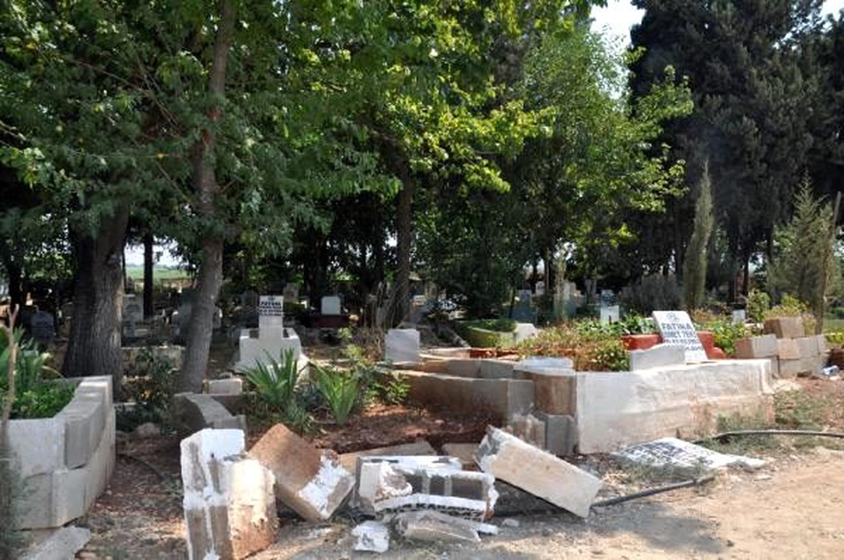 Reyhanlı\'daki mezarlıktaki tahribatla ilgili 6 kişi gözaltına alındı