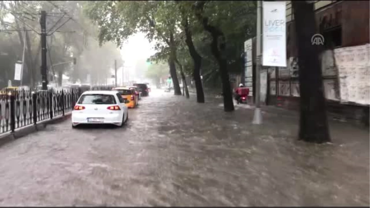 Sağanak etkili oluyor (5) - Beyoğlu / Mecidiyeköy / Çekmeköy