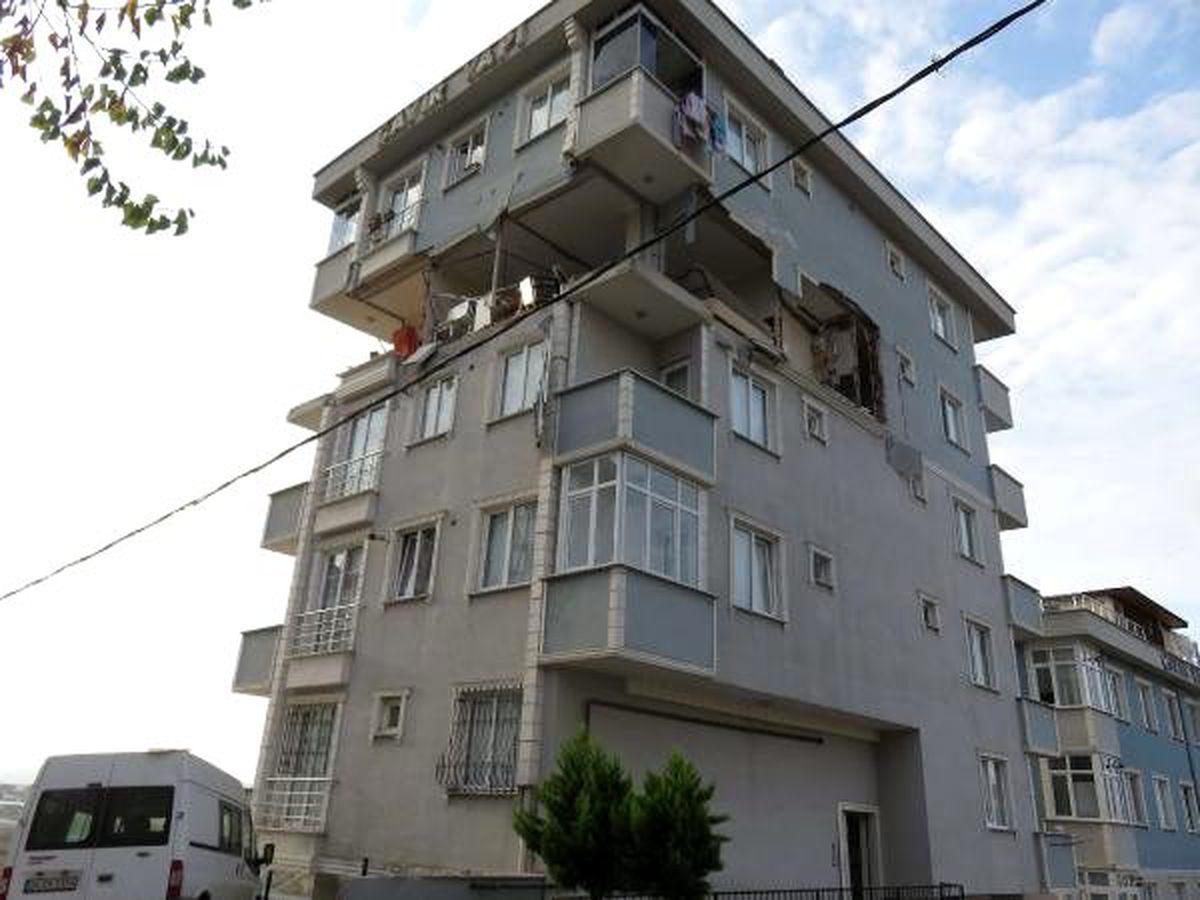 Sancaktepe\'de binada patlama (2)